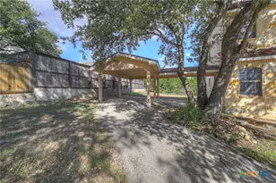 146 Creekview Dr, Canyon Lake, TX 78133 - Photo 5