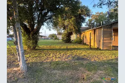 901 N Cameron Street, Victoria, TX 77901 - Photo 19
