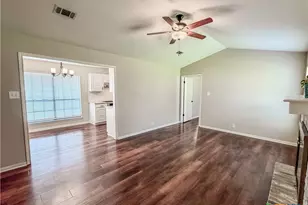 7 Branding Iron Dr, Morgans Point Resort, TX 76513 - Photo 3
