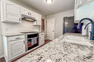 7 Branding Iron Dr, Morgans Point Resort, TX 76513 - Photo 9