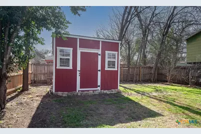 1345 Lee Street, New Braunfels, TX 78130 - Photo 9