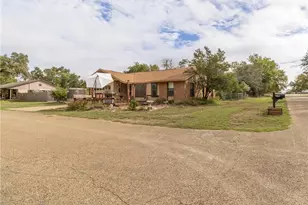 2 N Robin Dr, Morgans Point, TX 76513 - Photo 33