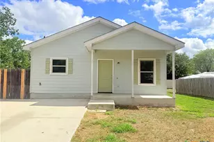 2311 Lincoln St, Seguin, TX 78155 - Photo 1