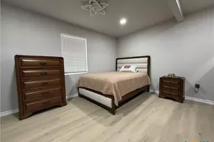 308 Nash St, Cuero, TX 77954 - Photo 9