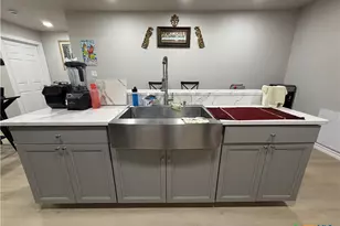 308 Nash St, Cuero, TX 77954 - Photo 7