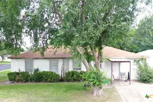 701 E Hiller St, Victoria, TX 77901 - Photo 1