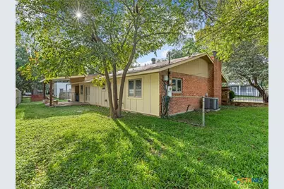 123 W Klingemann Street, New Braunfels, TX 78130 - Photo 15
