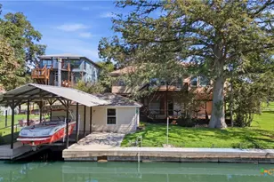124 Lakeside Dr, Seguin, TX 78155 - Photo 1