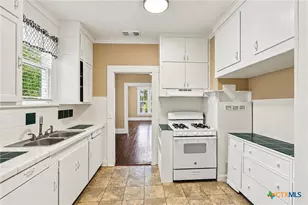 1231 N St Joseph St, Gonzales, TX 78629 - Photo 17