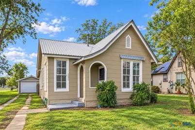 1231 N Saint Joseph Street, Gonzales, TX 78629 - Photo 1