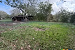 615 Ave C, Yorktown, TX 78164 - Photo 5