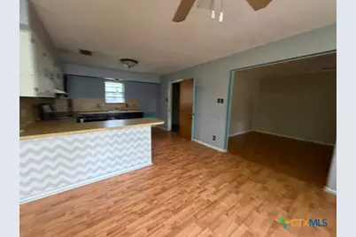 615 Avenue C, Yorktown, TX 78164 - Photo 7