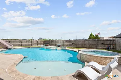 512 Windy Way Drive, Victoria, TX 77904 - Photo 37