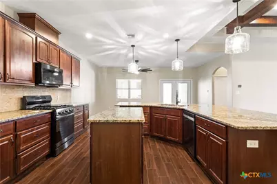512 Windy Way Drive, Victoria, TX 77904 - Photo 9
