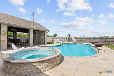 512 Windy Way Drive, Victoria, TX 77904 - Photo 35