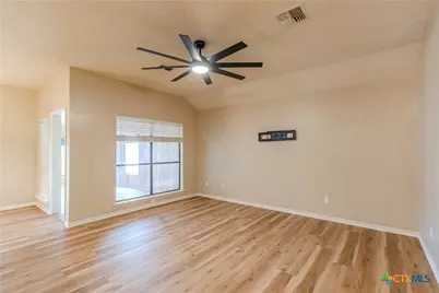 114 Bridle Lane, Victoria, TX 77904 - Photo 7