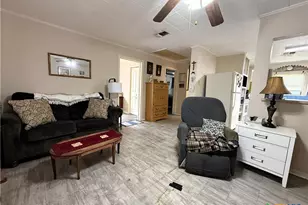 608 Hackberry, Ganado, TX 77967 - Photo 5
