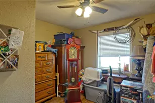 939 Pine Dr, Caldwell, TX 77836 - Photo 13