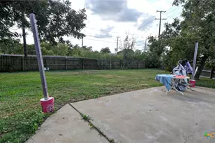 939 Pine Dr, Caldwell, TX 77836 - Photo 21
