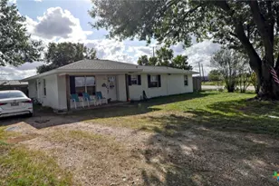 939 Pine Dr, Caldwell, TX 77836 - Photo 5