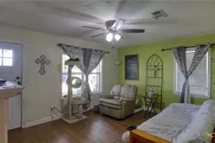 939 Pine Dr, Caldwell, TX 77836 - Photo 7