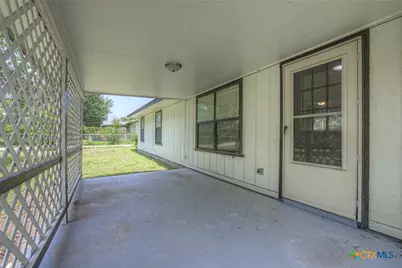 1302 S Mesquite Avenue, New Braunfels, TX 78130 - Photo 29