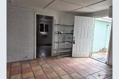 503 E Dallas Avenue, Seadrift, TX 77983 - Photo 17