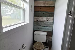503 E Dallas Ave, Seadrift, TX 77983 - Photo 25