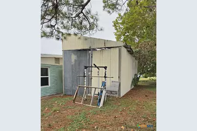 503 E Dallas Avenue, Seadrift, TX 77983 - Photo 7