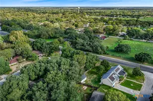 1210 E Gonzales St, Yoakum, TX 77995 - Photo 29
