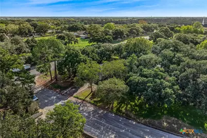 1210 E Gonzales Street, Yoakum, TX 77995 - Photo 37