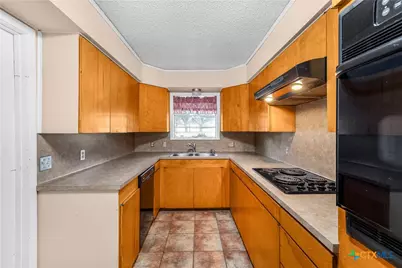 1210 E Gonzales Street, Yoakum, TX 77995 - Photo 13