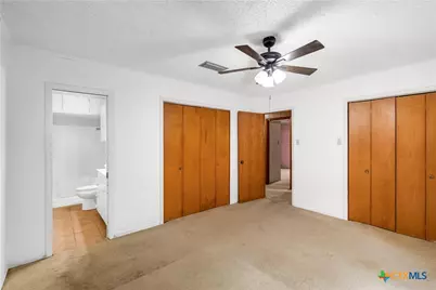 1210 E Gonzales Street, Yoakum, TX 77995 - Photo 25
