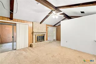 1210 E Gonzales St, Yoakum, TX 77995 - Photo 17
