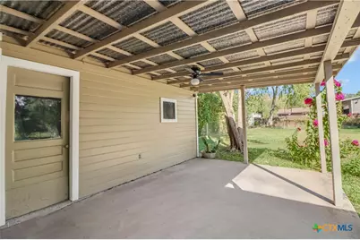 433 Wallace Street, Seguin, TX 78155 - Photo 27