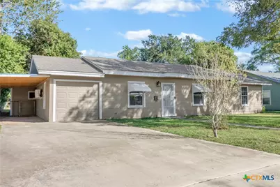 433 Wallace Street, Seguin, TX 78155 - Photo 1