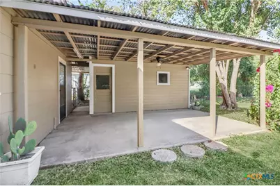 433 Wallace Street, Seguin, TX 78155 - Photo 23