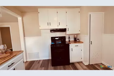 213 Romberg Street, Seguin, TX 78155 - Photo 9