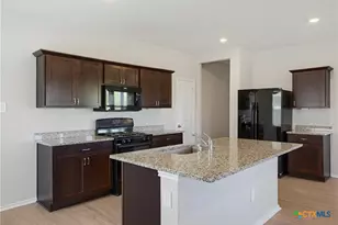221 Calgary Ln, San Marcos, TX 78666 - Photo 5