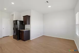 221 Calgary Ln, San Marcos, TX 78666 - Photo 9