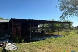 2607 FM318, Yoakum, TX 77995 - Photo 7
