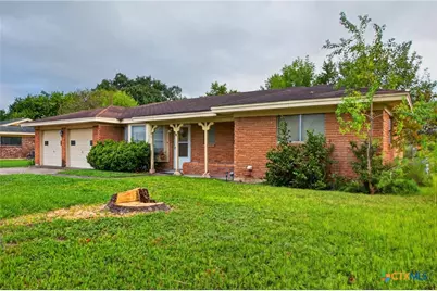 206 Cambridge, Victoria, TX 77905 - Photo 3