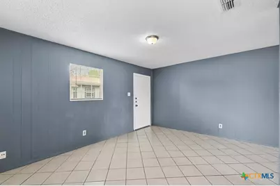 1611 Jones Street, Taylor, TX 76574 - Photo 5