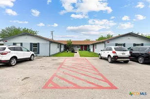 1611 Jones St, Taylor, TX 76574 - Photo 1