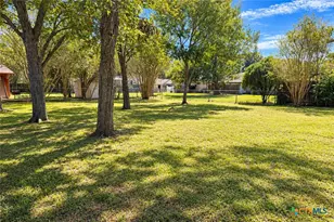508 Suzanne St, Edna, TX 77957 - Photo 17