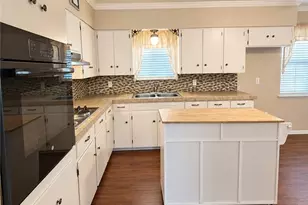 508 Suzanne St, Edna, TX 77957 - Photo 5
