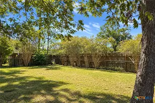 508 Suzanne St, Edna, TX 77957 - Photo 15