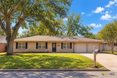 508 Suzanne Street, Edna, TX 77957 - Photo 1
