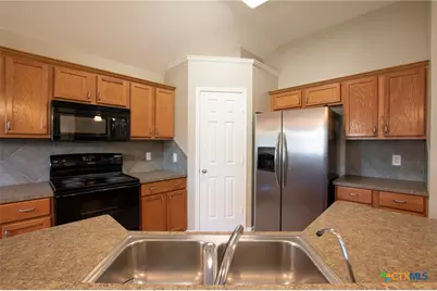 8004 Honeysuckle, Temple, TX 76502 - Photo 7