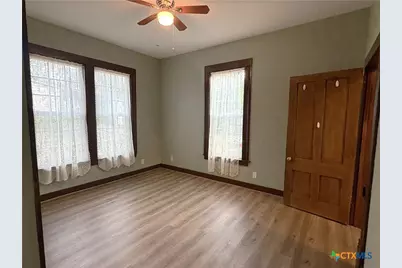 903 E Morgan Avenue, Cuero, TX 77954 - Photo 9
